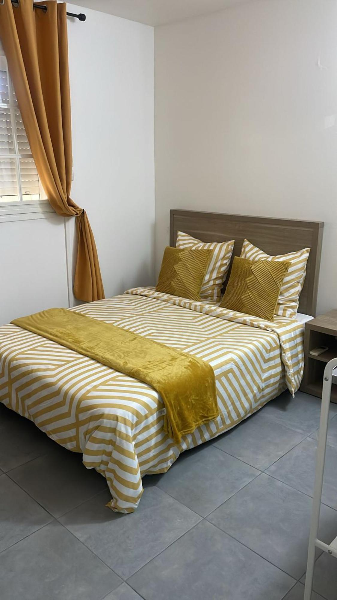 Appartement 1 , Disneyland - Parking Gratuit - Maison Des Platanes Meaux Ngoại thất bức ảnh